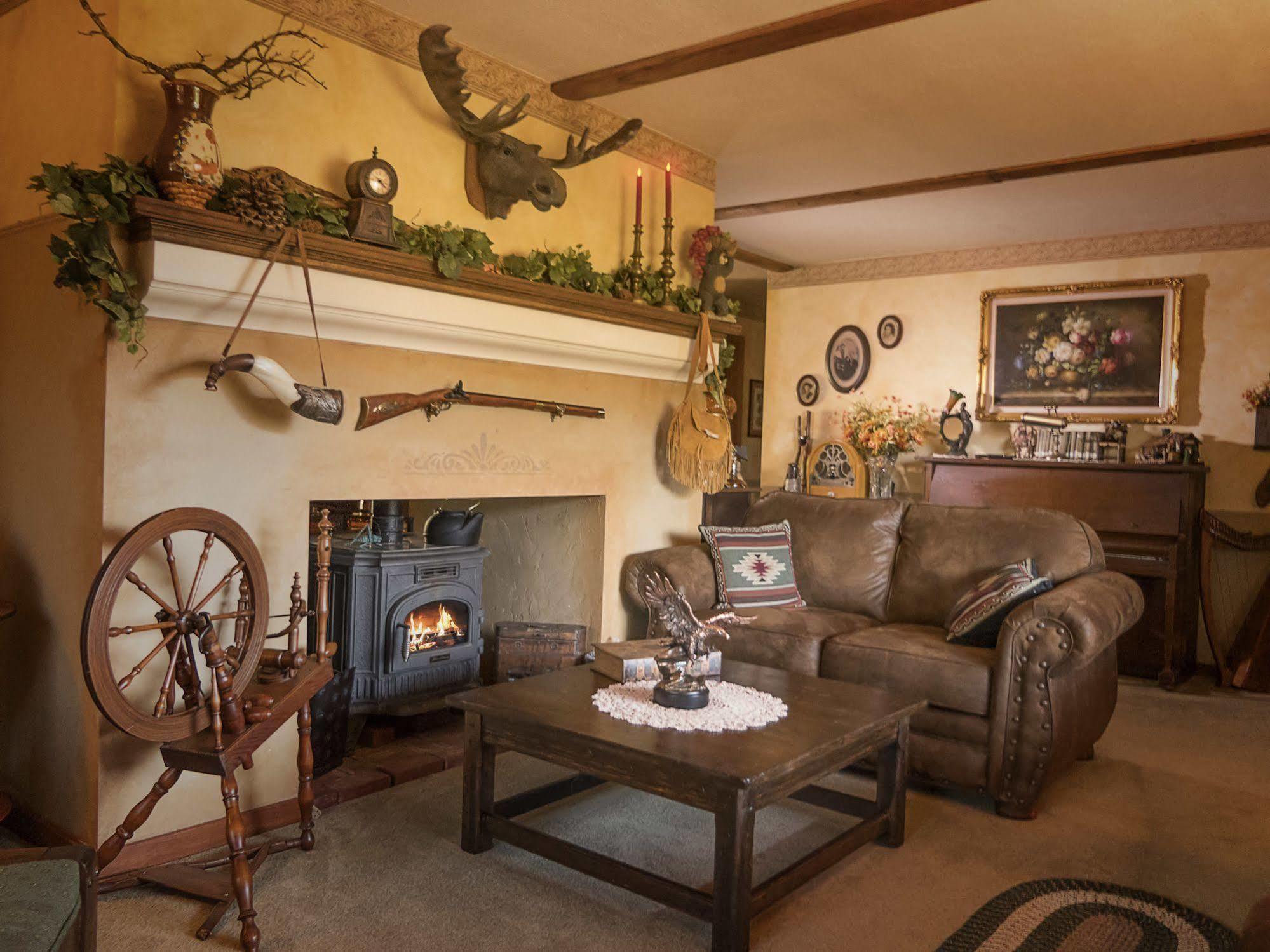 The Log House Lodge Три-Риверс Экстерьер фото